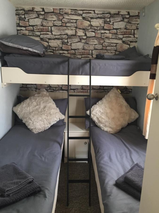 Byre Cottages & Log Cabin Кардиган Екстериор снимка
