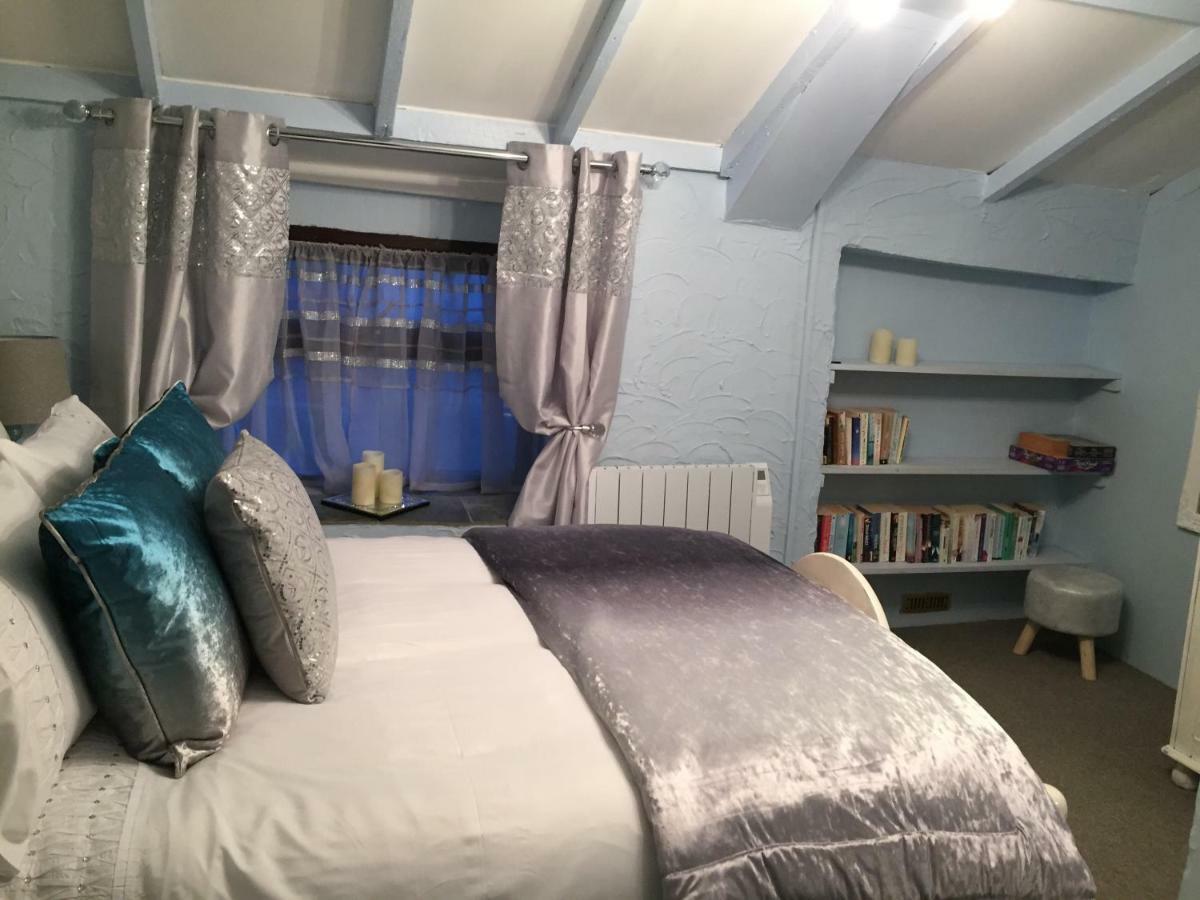 Byre Cottages & Log Cabin Кардиган Екстериор снимка